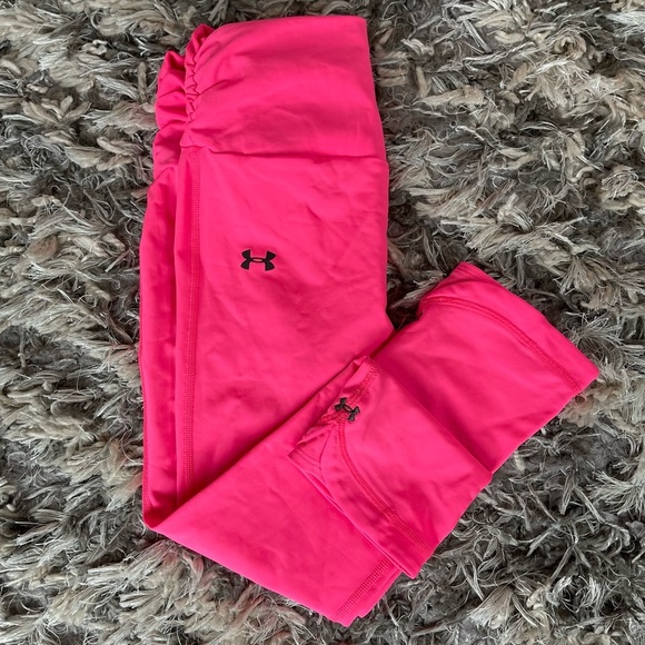 Under Armour Pants - Under armor cropped leggings XS. Breast cancer awareness pink!